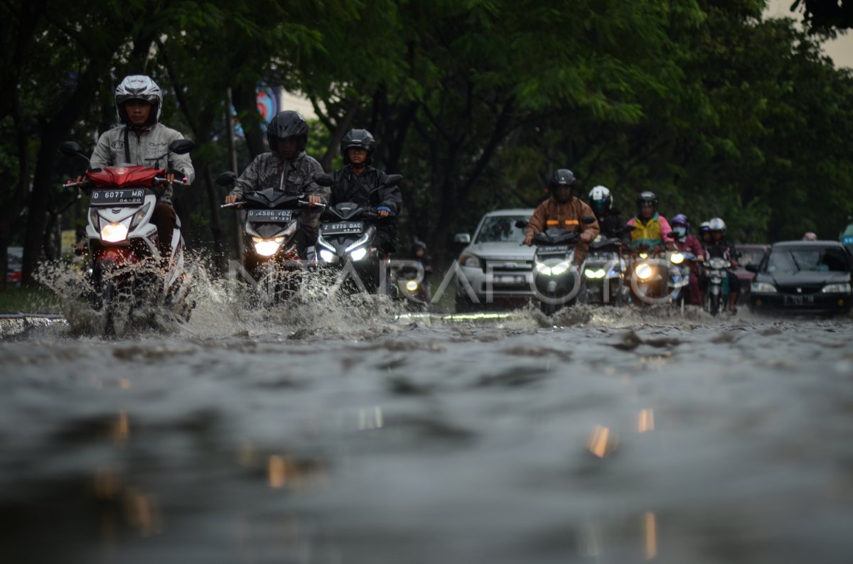 Banjir Di Kota Bandung Antara Foto