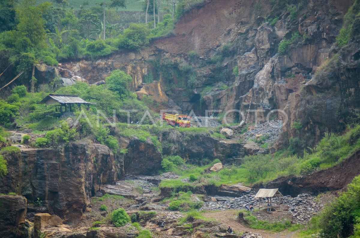 KERUSAKAN ALAM BANDUNG UTARA | ANTARA Foto