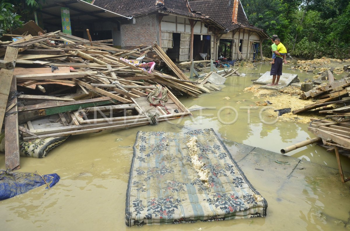 DAMPAK BANJIR DI GROBOGAN | ANTARA Foto