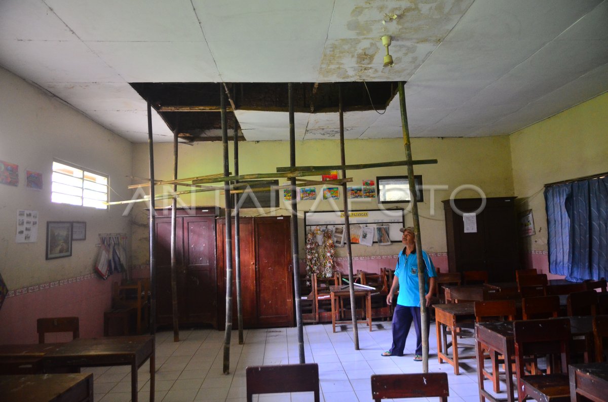 SEKOLAH RUSAK DI KUDUS | ANTARA Foto