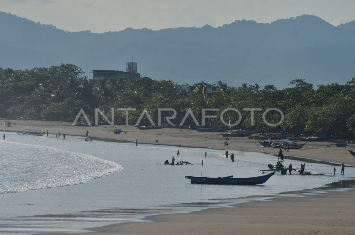 Wisata Pantai Pangandaran Dibuka Kembali Antara Foto 