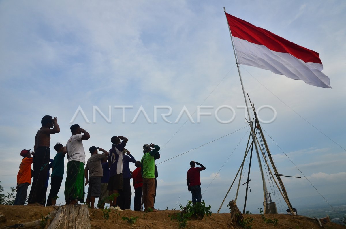 Pengibaran Bendera Merah Putih Di Hari Sumpah Pemuda Antara Foto 