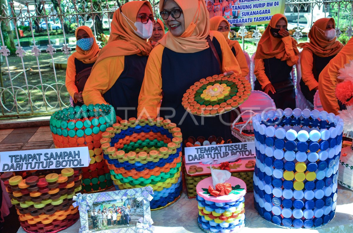 Pameran Kerajinan Dari Sampah Antara Foto