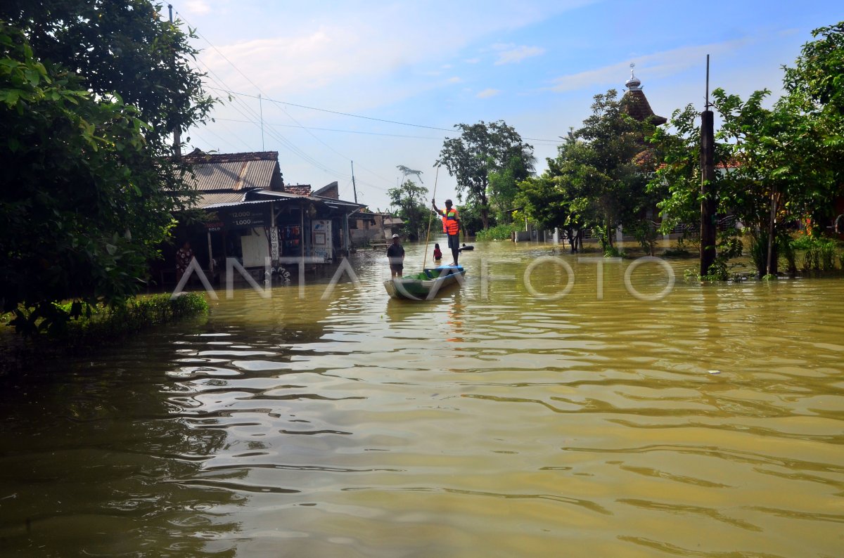 Bencana Banjir Di Pati Antara Foto