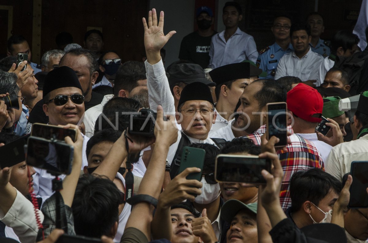ANAS URBANINGRUM BEBAS PENJARA
