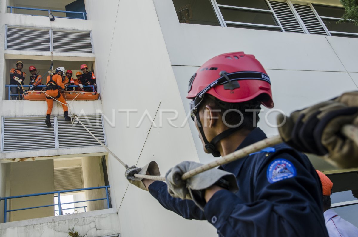 Simulasi penanganan gempa Sesar Lembang