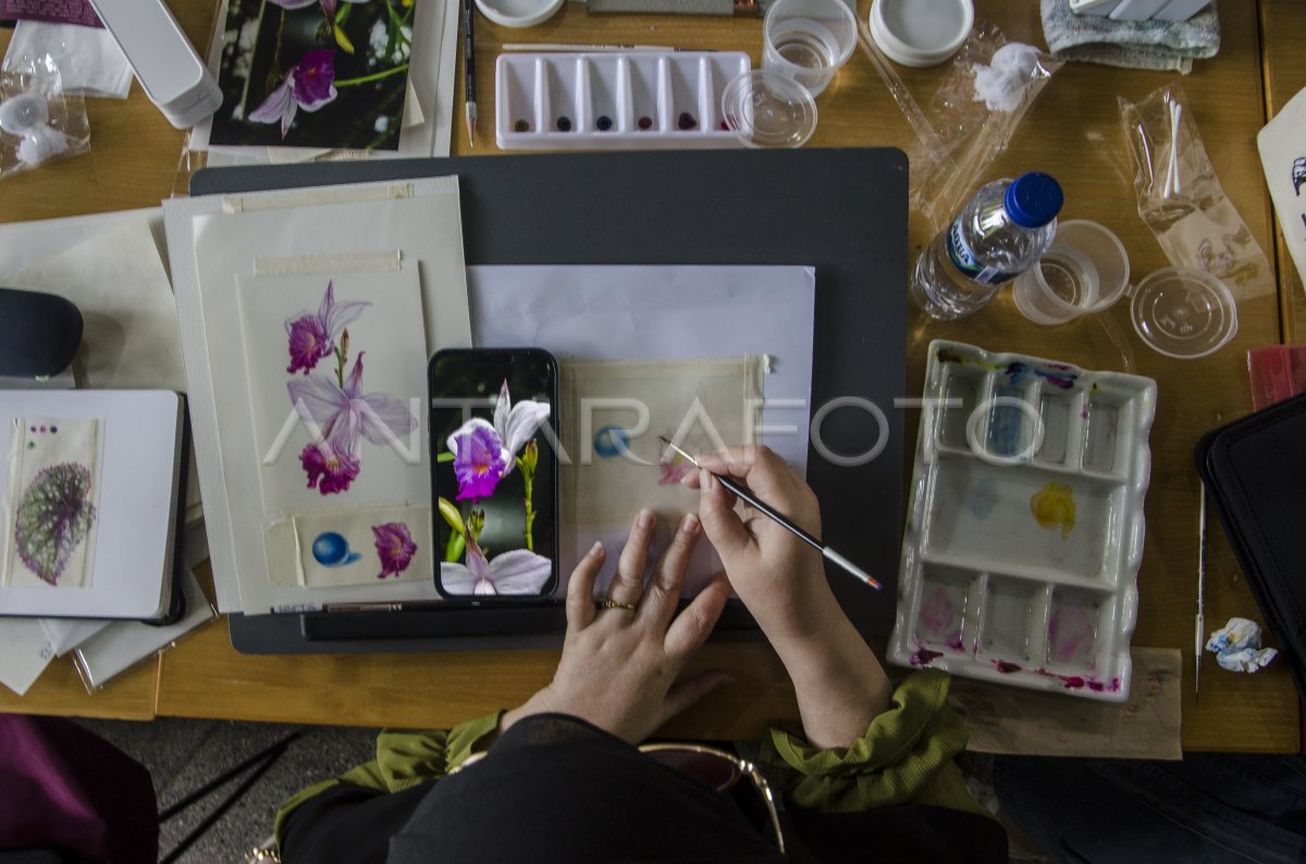 Lokakarya melukis flora di Bandung