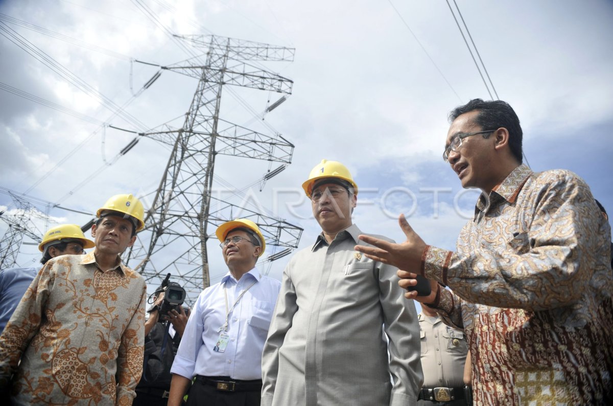 PASOKAN LISTRIK TAHUN BARU | ANTARA Foto