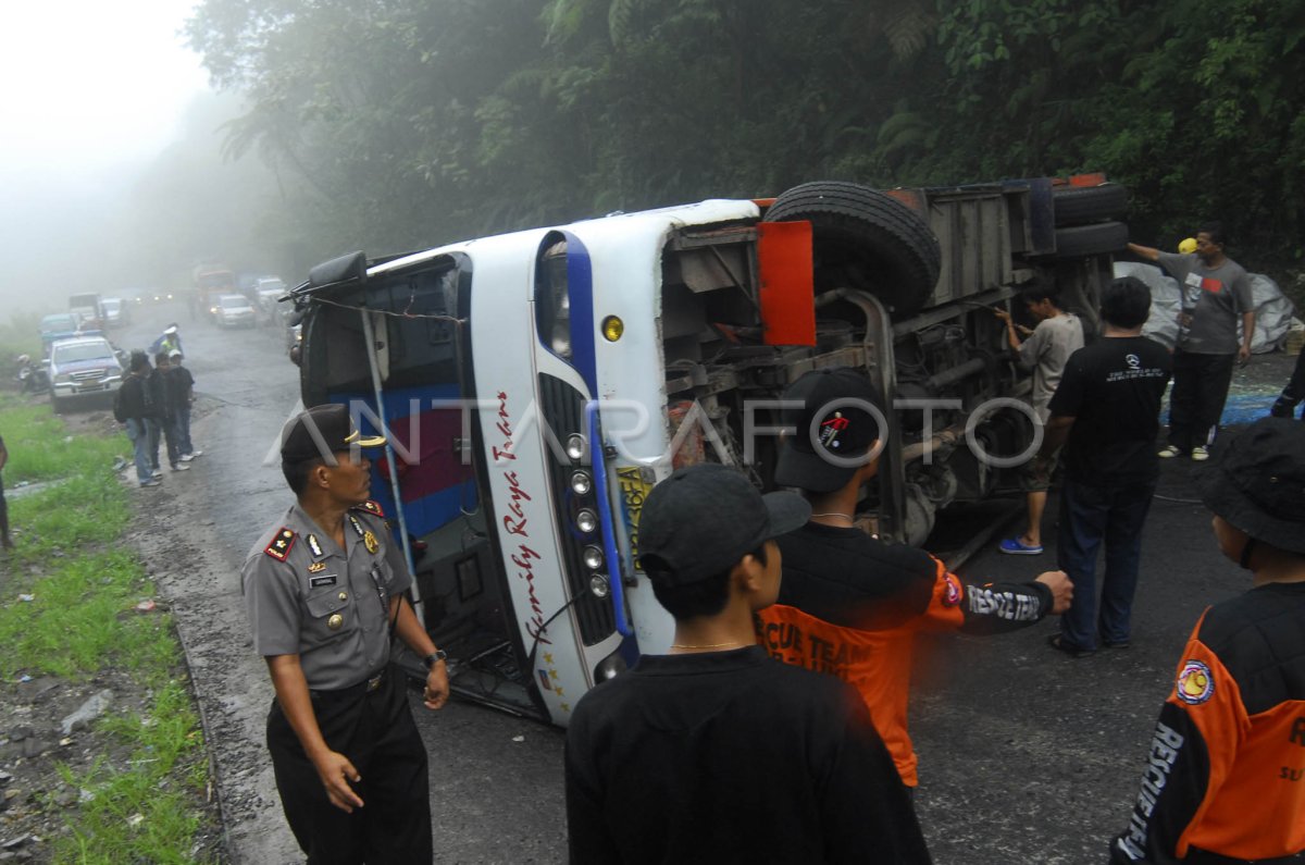tragedi bus terbalik tragedi bus terbalik