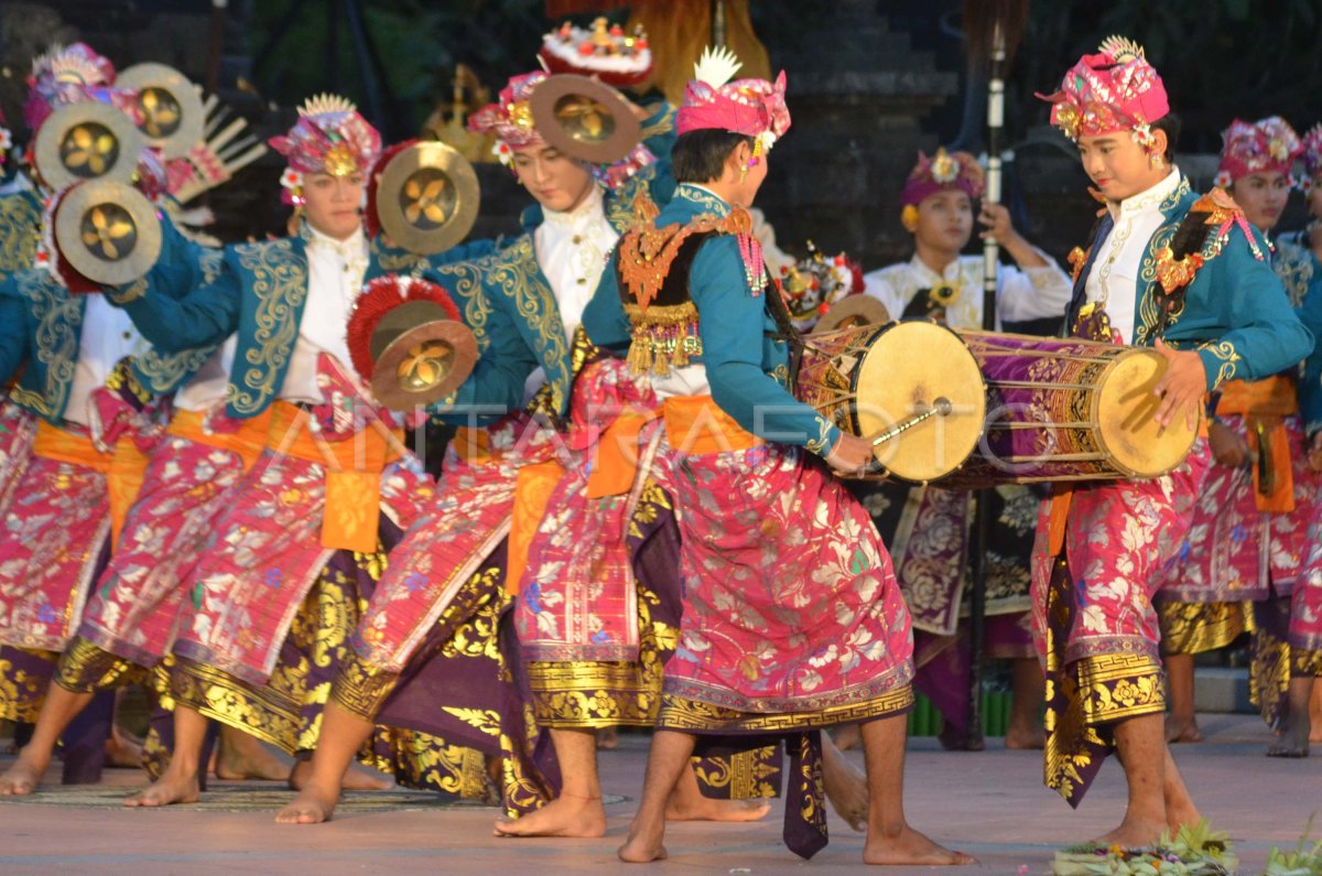 PARADE BALEGANJUR | ANTARA Foto