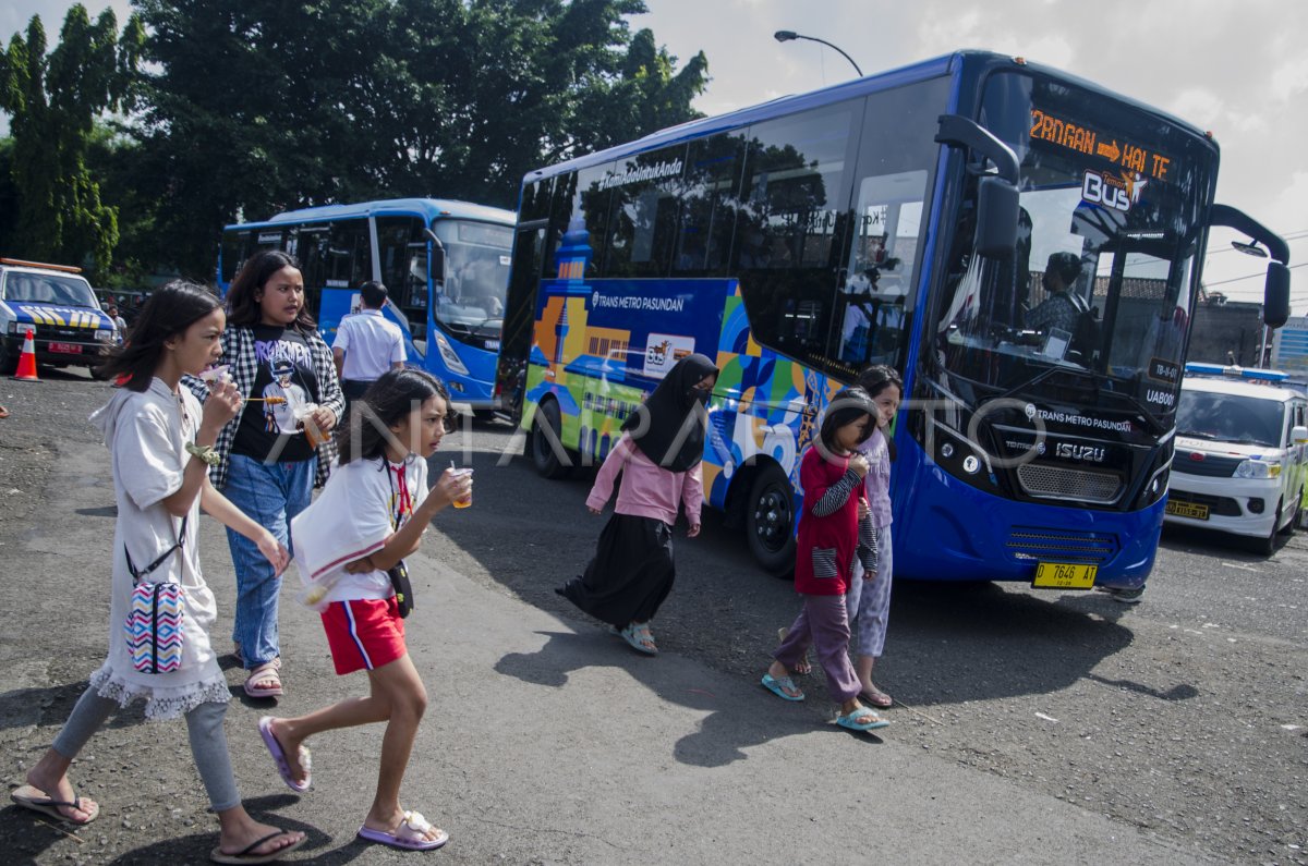 PERESMIAN TEMAN BUS TRANS METRO PASUNDAN | ANTARA Foto