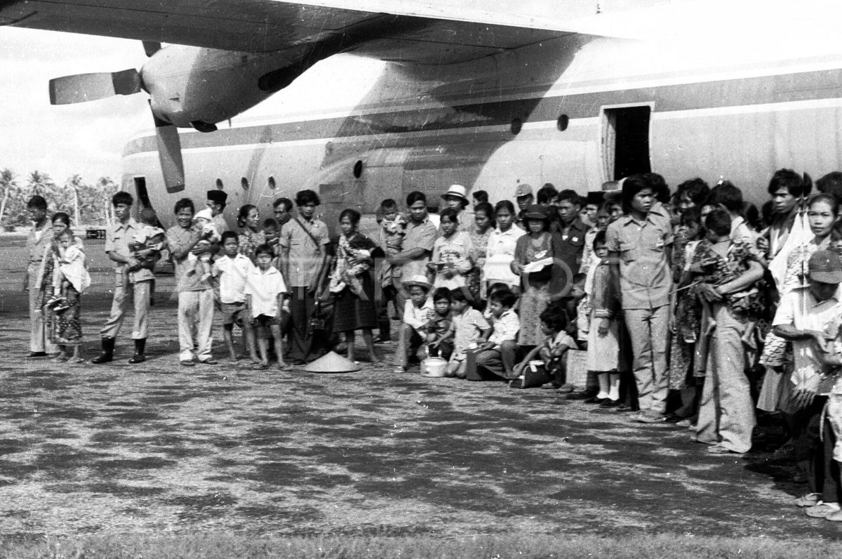 TRANSMIGRAN ASAL CIREBON TIBA DI BANDARA SUPADIO