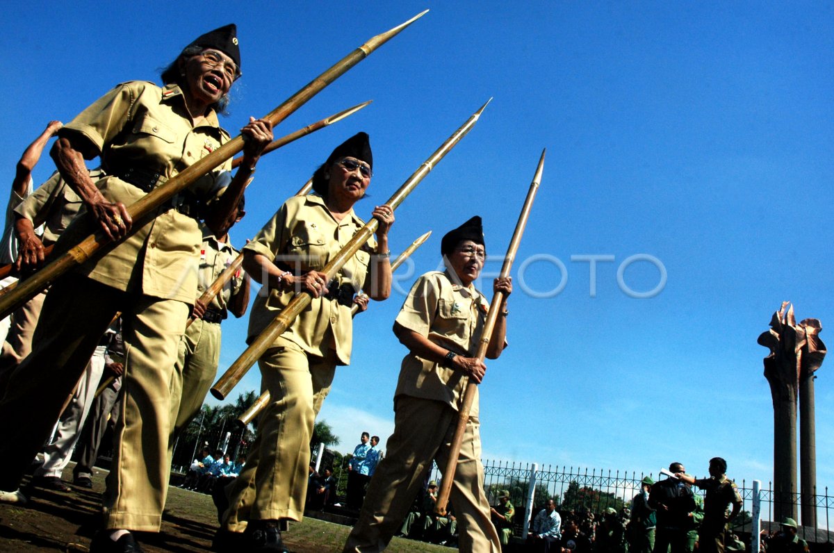 BANDUNG LAUTAN API | ANTARA Foto