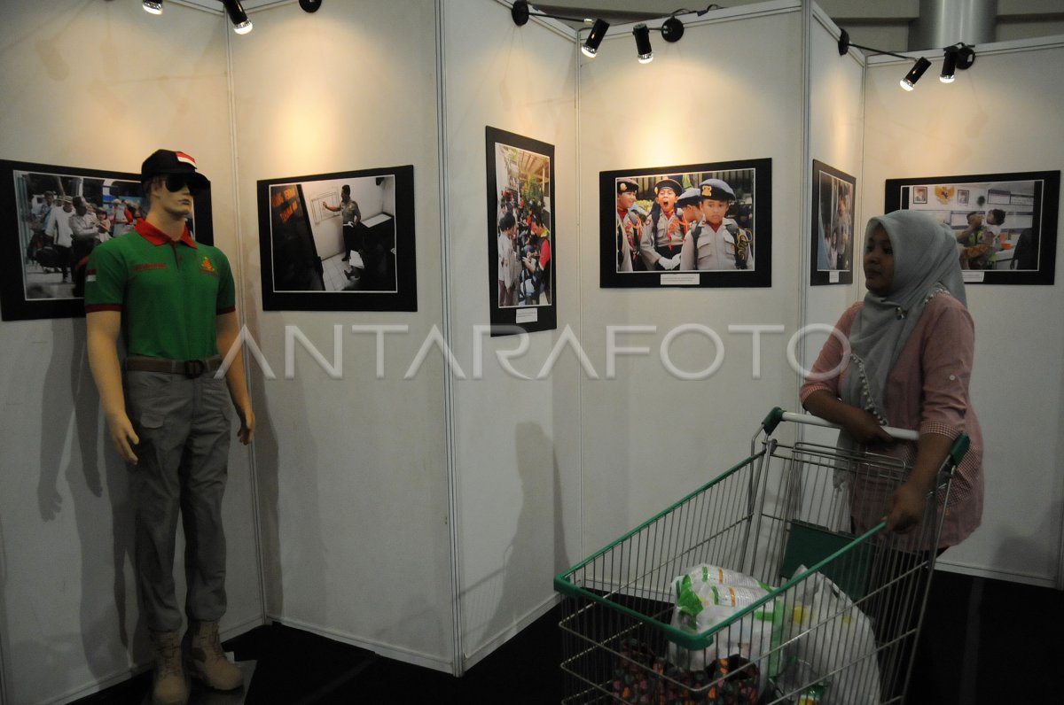 PAMERAN FOTO POLISI | ANTARA Foto