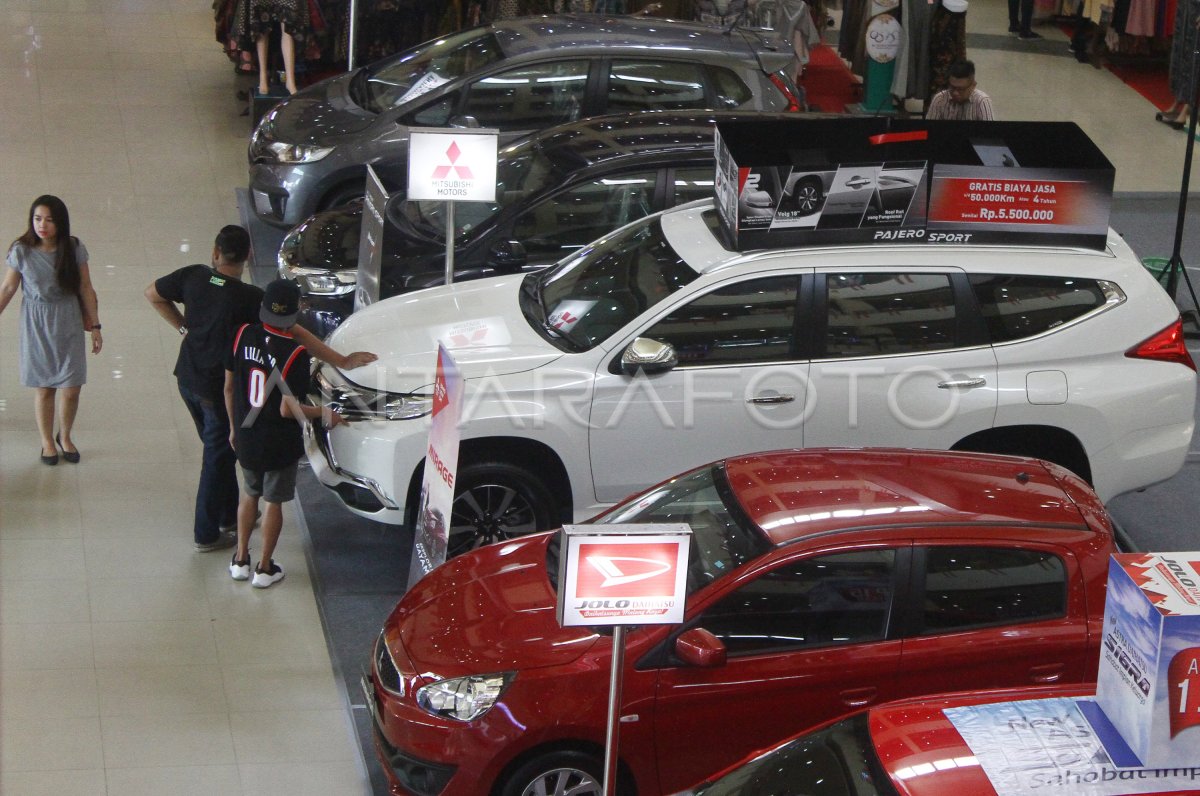 Target Produksi Mobil Antara Foto