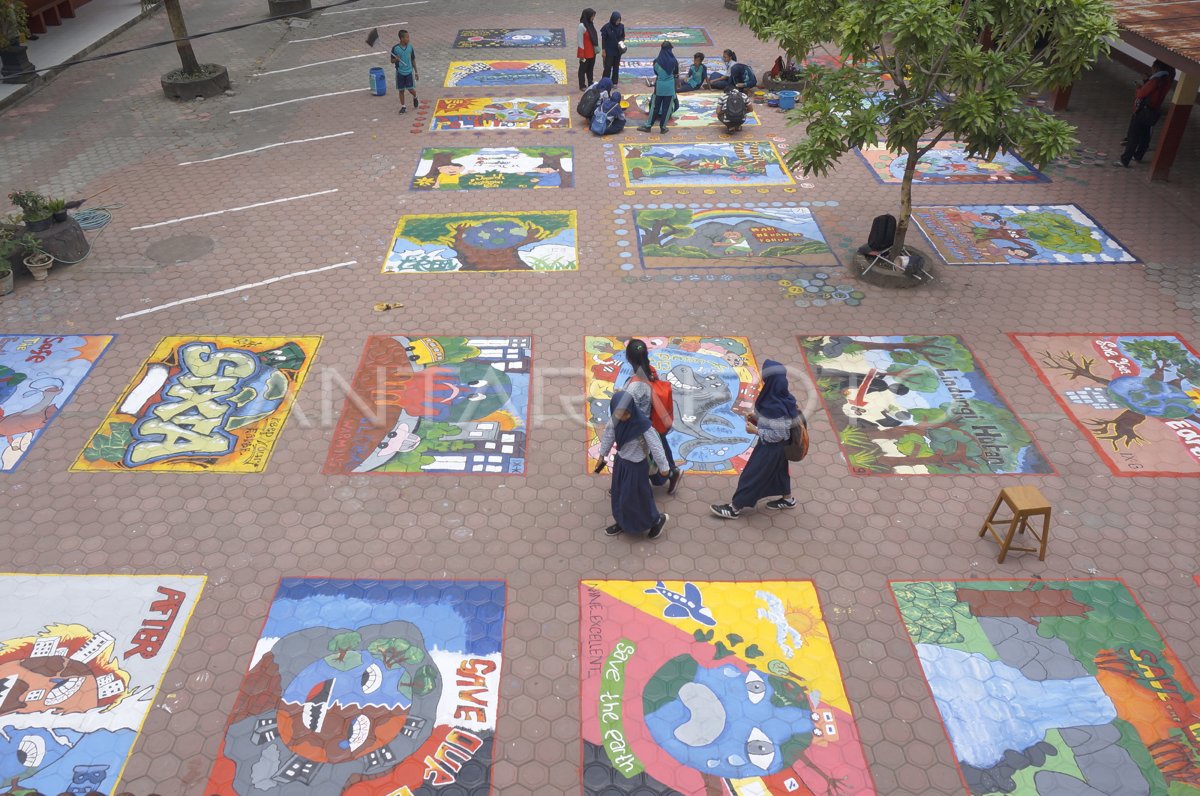 MURAL LANTAI SEKOLAH | ANTARA Foto