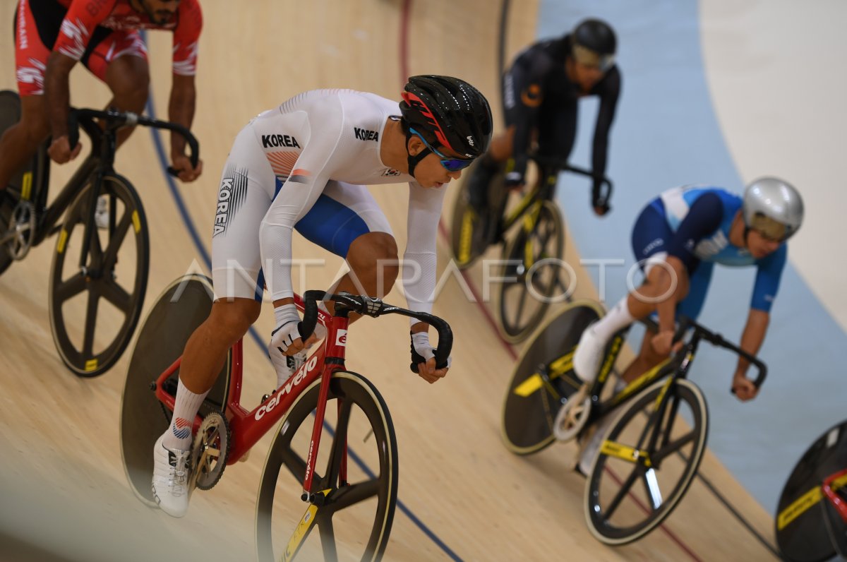 Omnium Putra Scratch Race Balap Sepeda Trek Antara Foto 4607