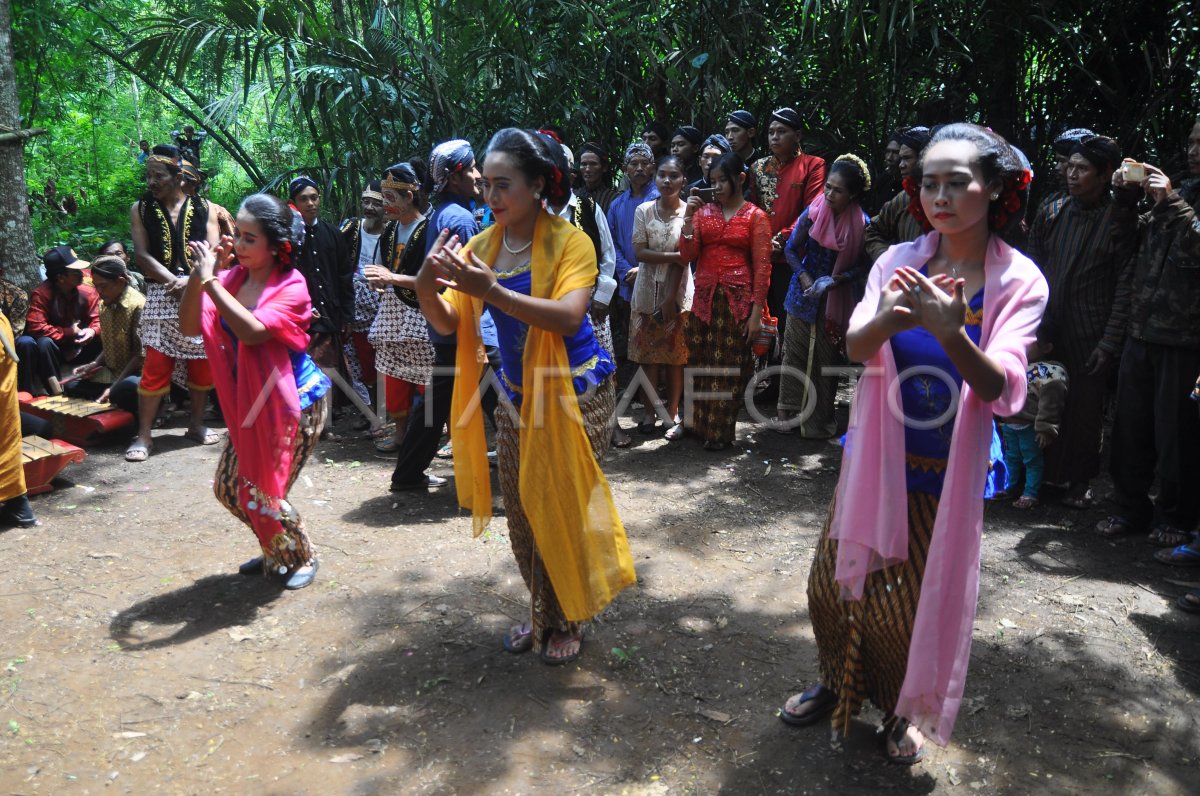 Tradisi Merti Dusun Kemiri Antara Foto