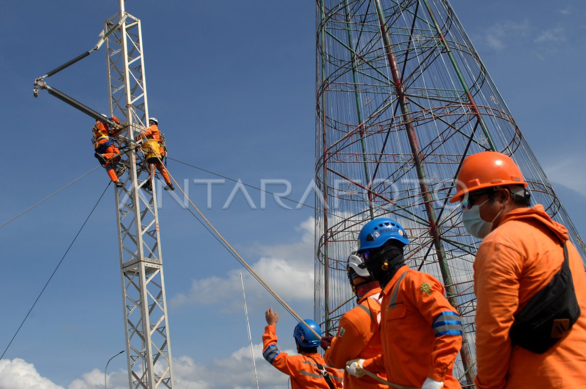 SIMULASI TANGGAP BENCANA | ANTARA Foto