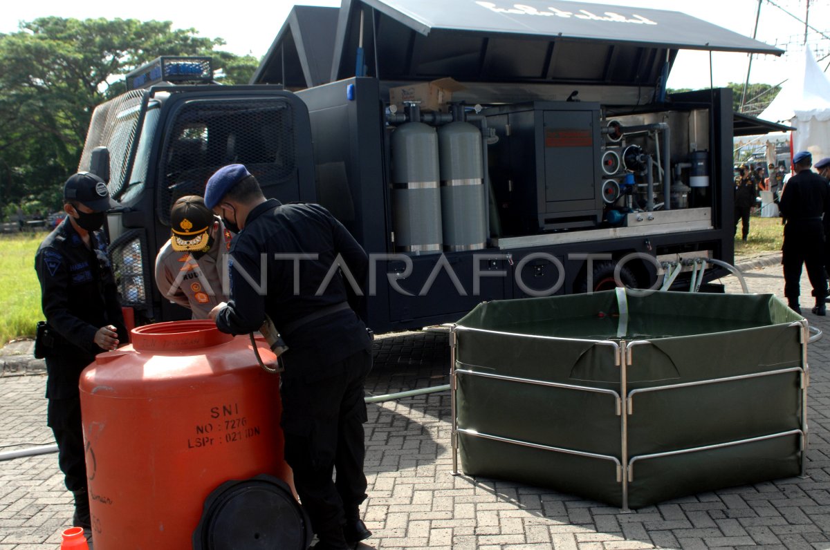 SIMULASI TANGGAP BENCANA | ANTARA Foto