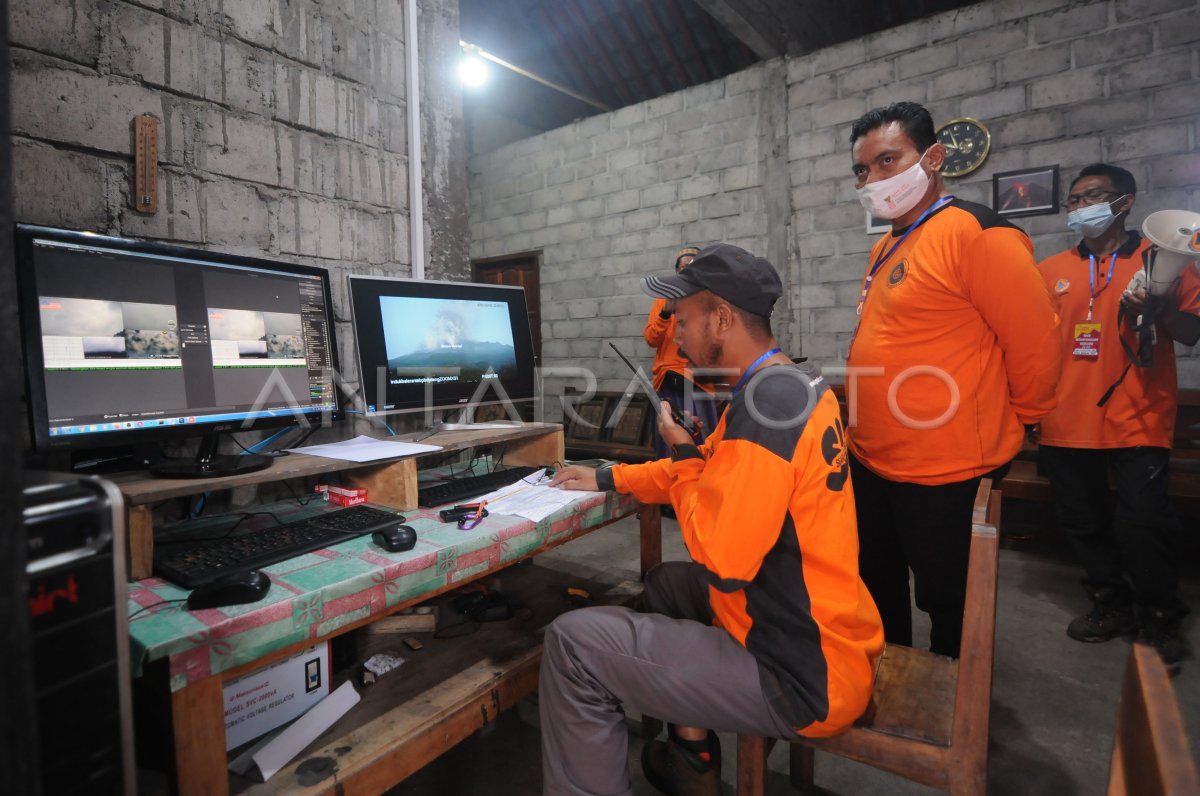 Hari Kesiapsiagaan Bencana Nasional Di Lereng Merapi Antara Foto