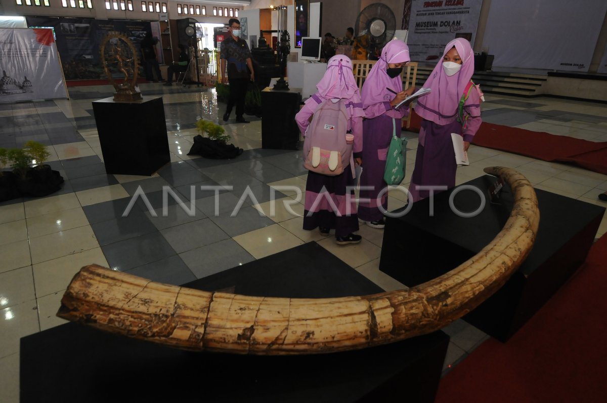 PAMERAN KELILING MUSEUM RANGGAWARSITA | ANTARA Foto