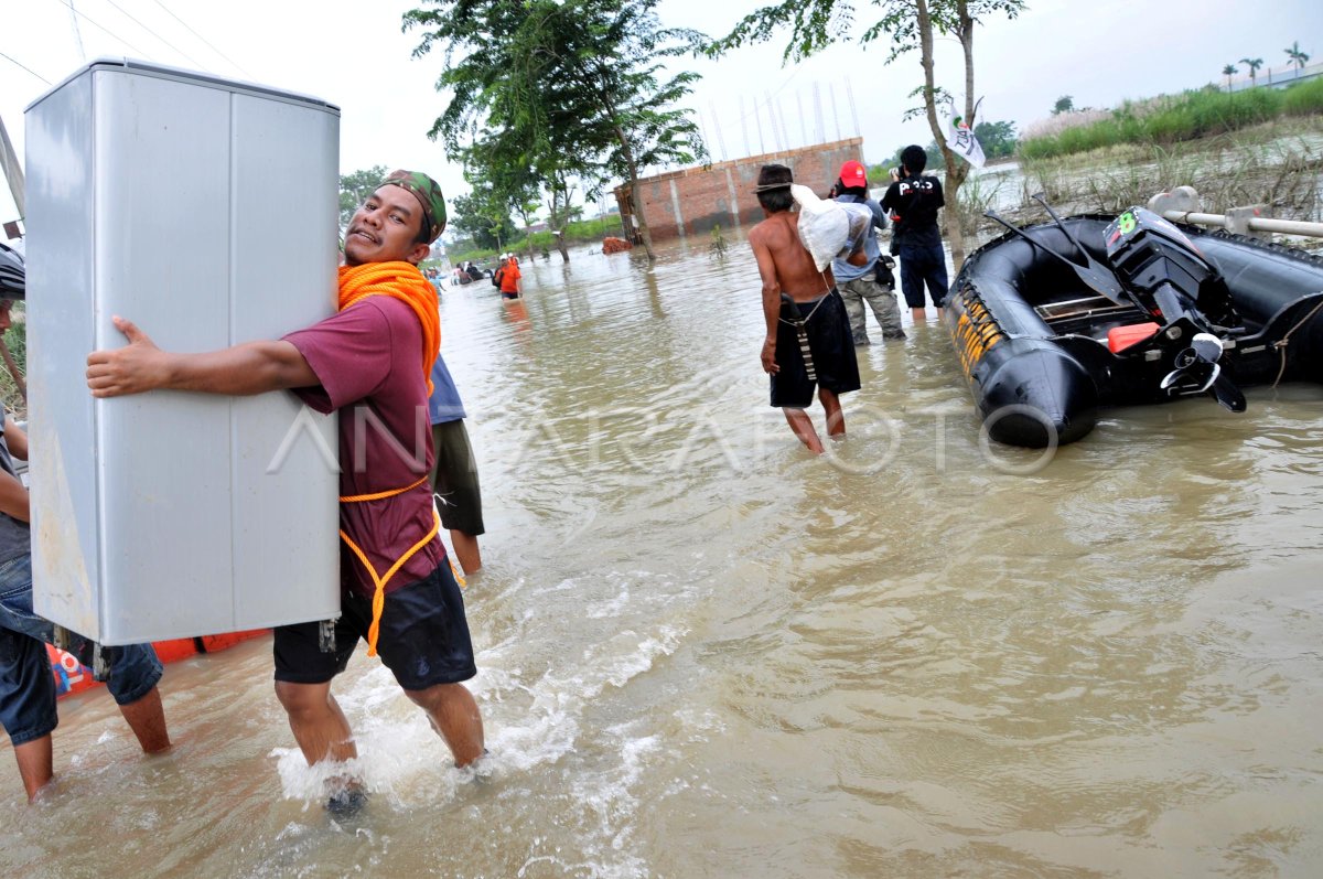 BANJIR KARAWANG | ANTARA Foto