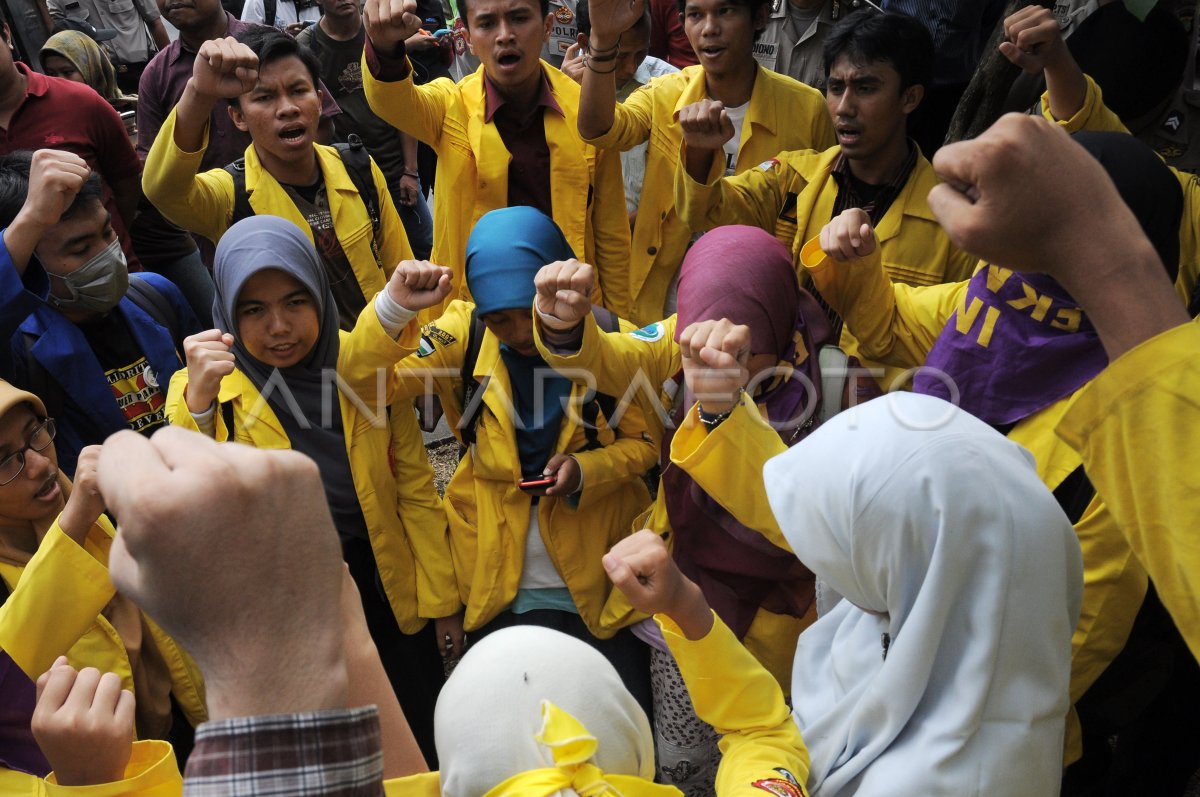 DEMO MAHASISWA UI ANTARA Foto