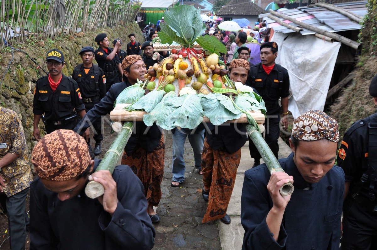 Ritual Sedekah Bumi Antara Foto 9386