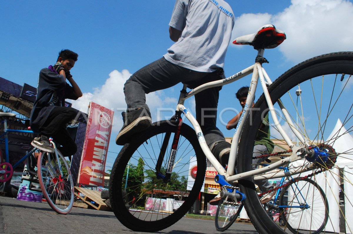 Gambar sepedah online fixie