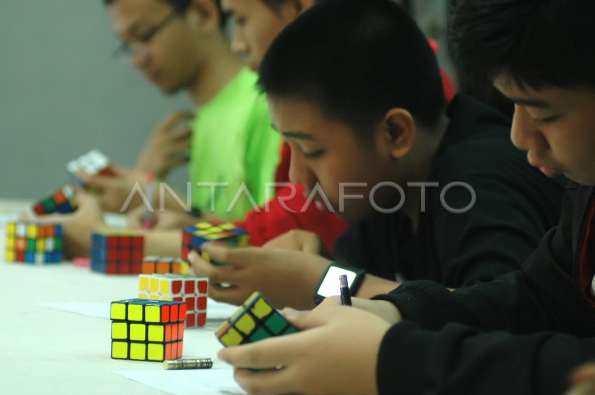 RUBIK'S