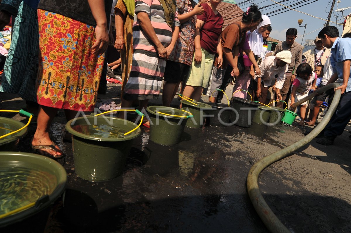 Bantuan Air Bersih Antara Foto 5239