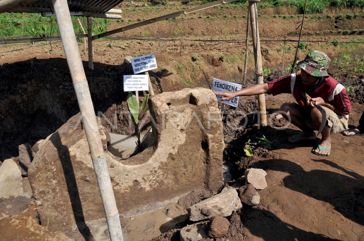 Penemuan Batu Kuno Antara Foto