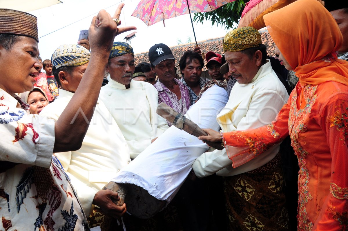 Tradisi Gotong Kentongan Antara Foto