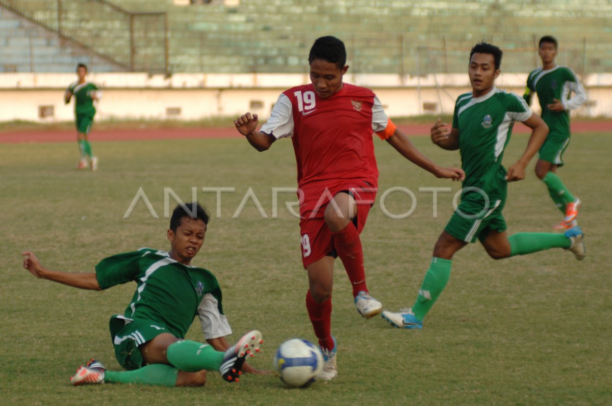 UJI COBA TIMNAS U-19 | ANTARA Foto