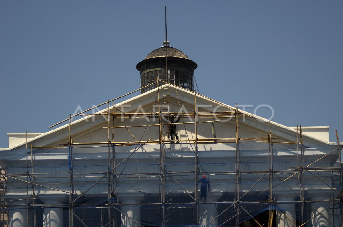 RENOVASI GEREJA IMMANUEL | ANTARA Foto