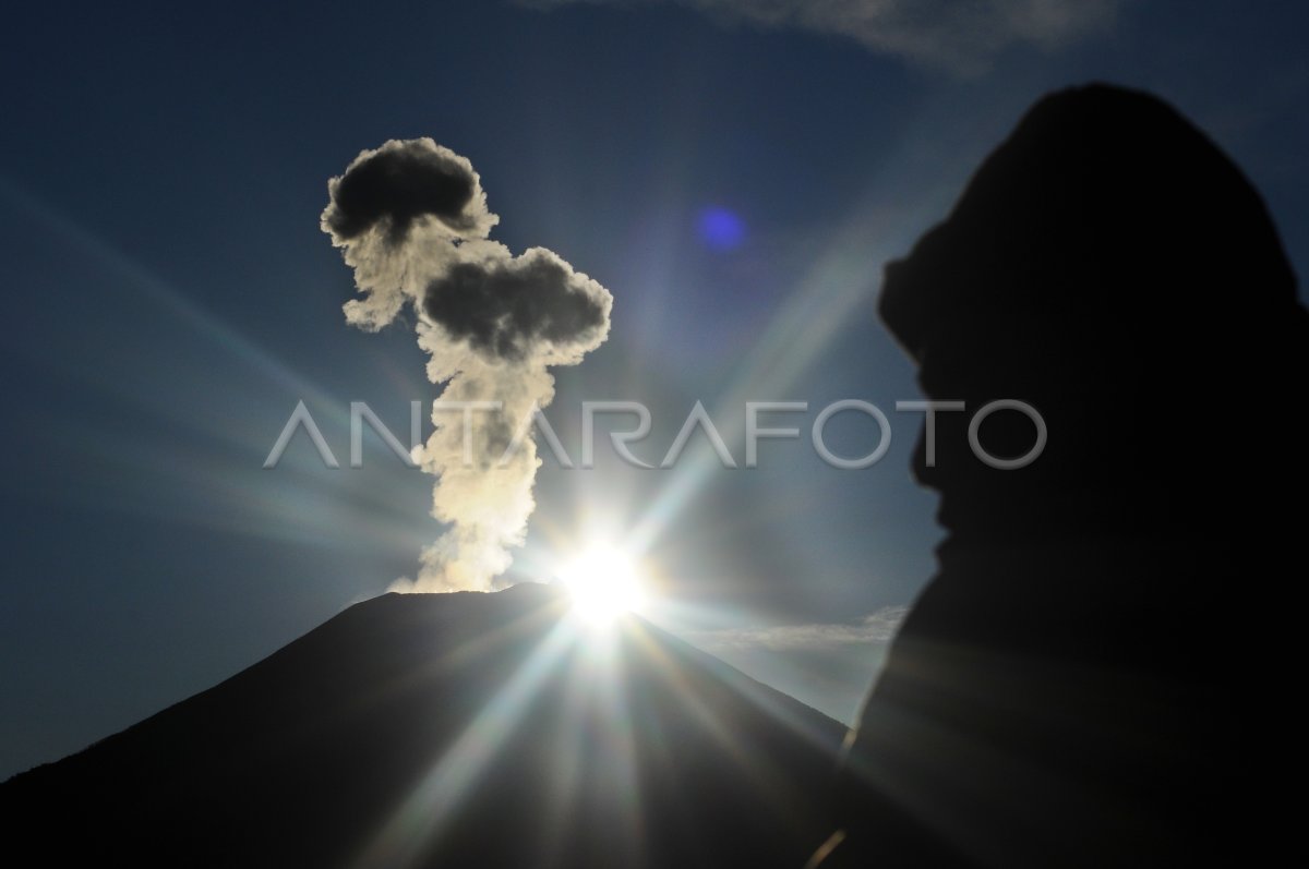 Aktivitas Vulkanik Gunung Slamet Antara Foto