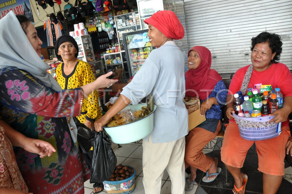 Koperasi Pedagang Asongan Antara Foto