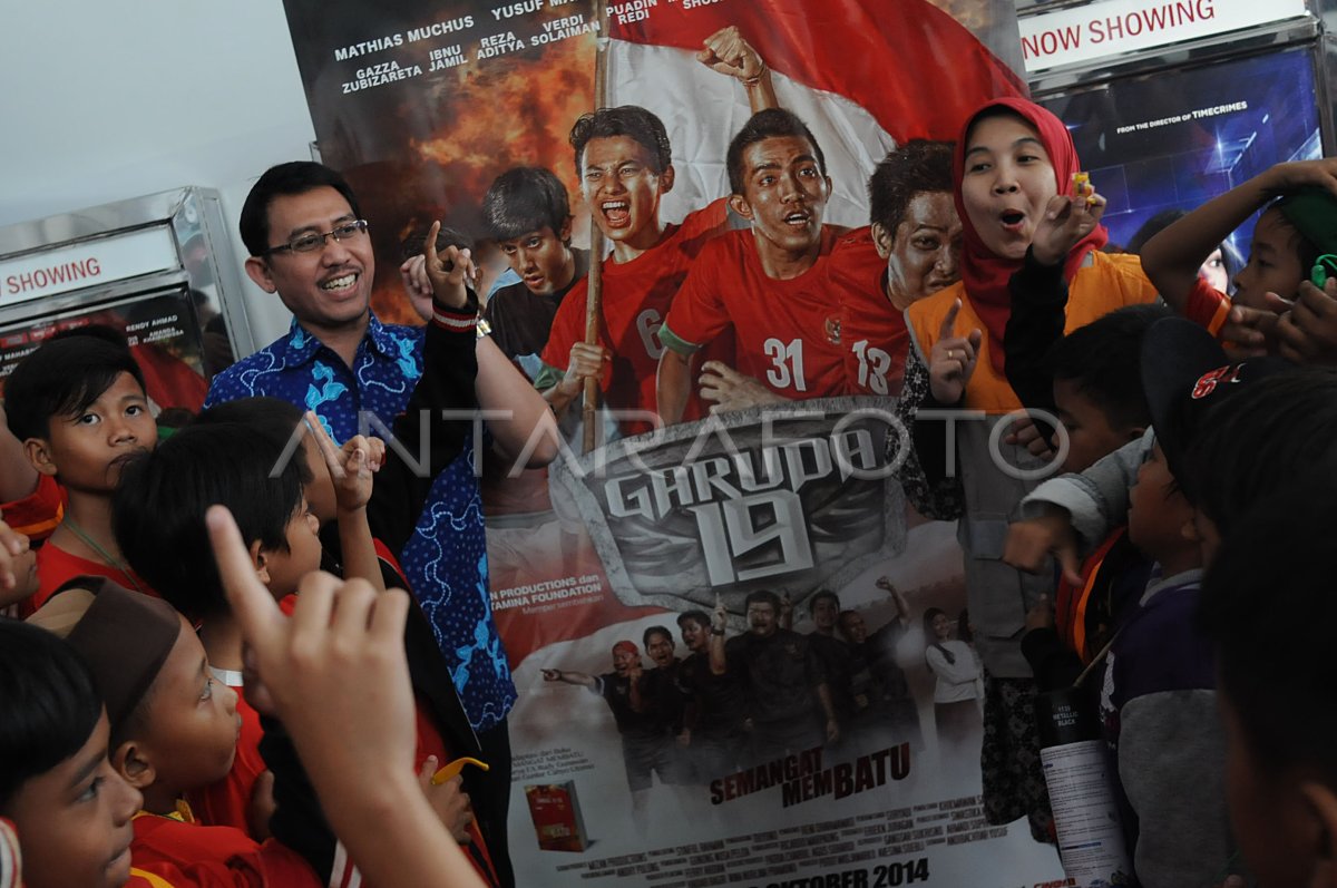 NONTON FILM GARUDA 19 | ANTARA Foto