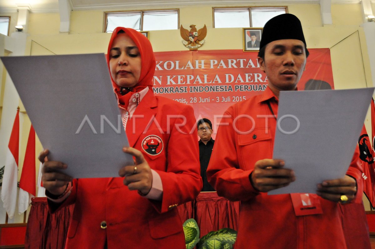 PENUTUPAN SEKOLAH PARTAI CALON KEPALA DAERAH | ANTARA Foto