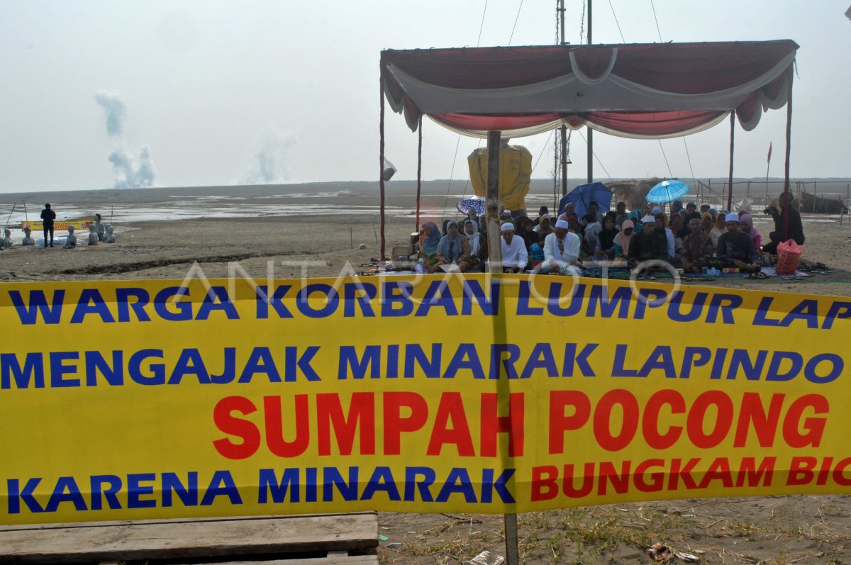 DOA KORBAN LUMPUR LAPINDO | ANTARA Foto