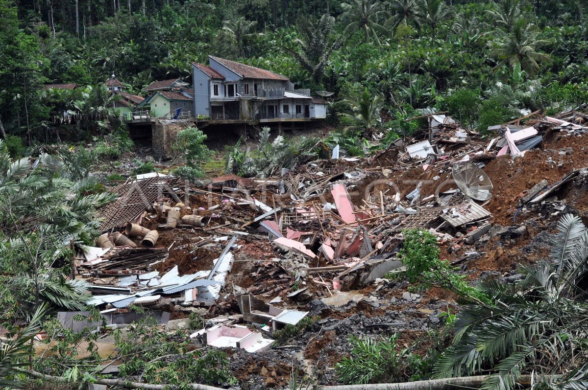 Tanggap Darurat Bencana Longsor Banjarnegara Antara Foto