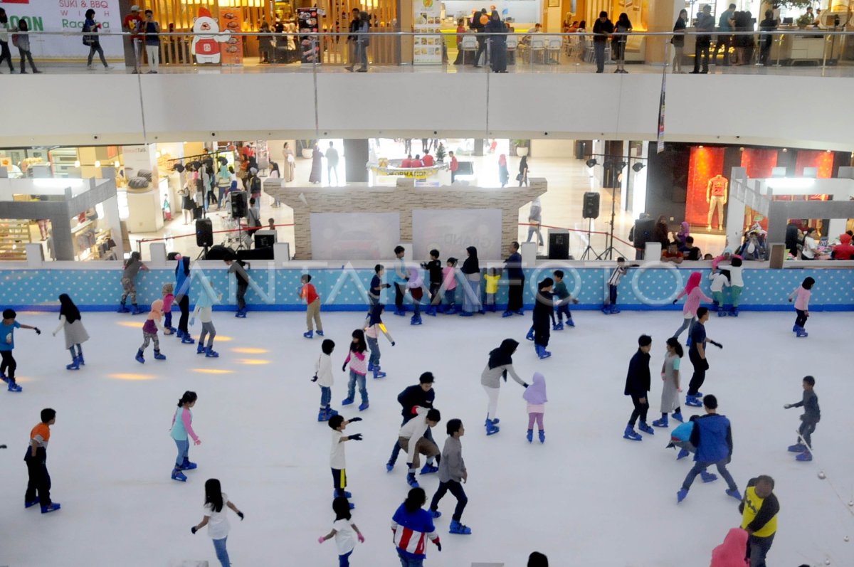 wahana-ice-skating-di-mall-antara-foto