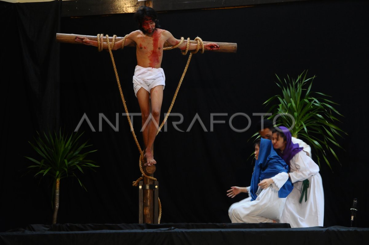 Visualisasi Penyaliban Yesus Antara Foto 5529