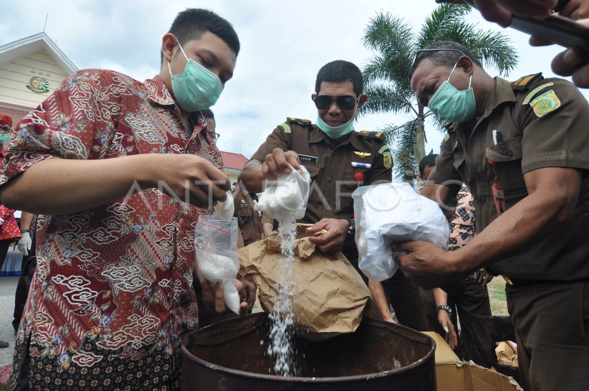 PEMUSNAHAN BARANG BUKTI NARKOBA | ANTARA Foto