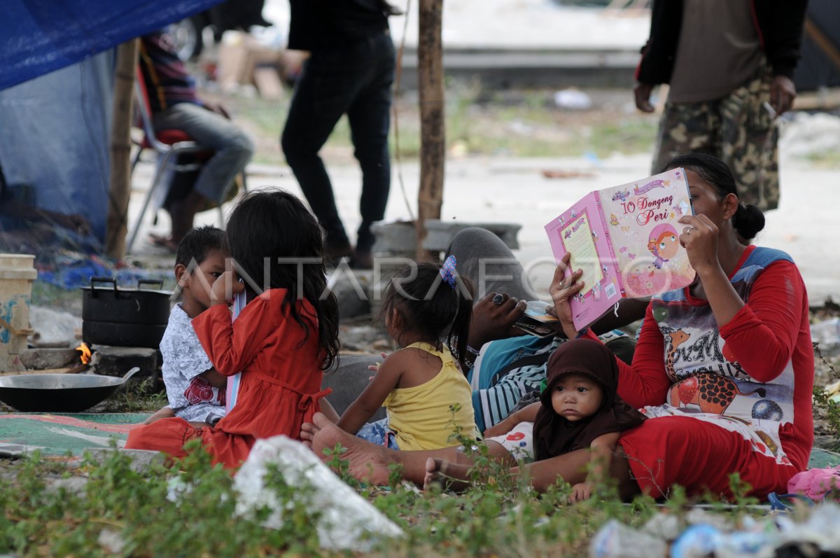 Penampungan Korban Gempa Dan Tsunami Palu Antara Foto