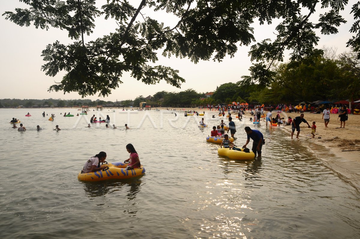 WISATA PANTAI BANDENGAN | ANTARA Foto
