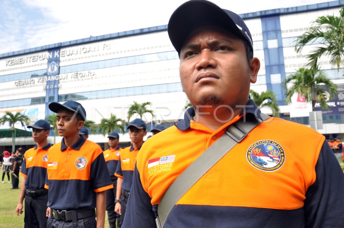 PATROLI LAUT BEA CUKAI INDONESIA - MALAYSIA | ANTARA Foto