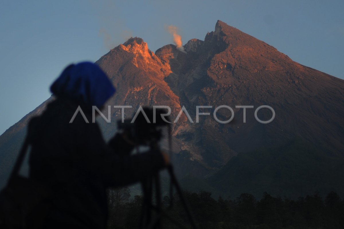 PERTUMBUHAN KUBAH LAVA MERAPI | ANTARA Foto