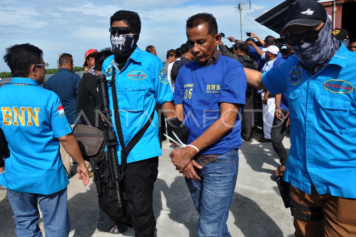 PENANGKAPAN KAPAL PENYELUNDUPAN NARKOBA BNN | ANTARA Foto